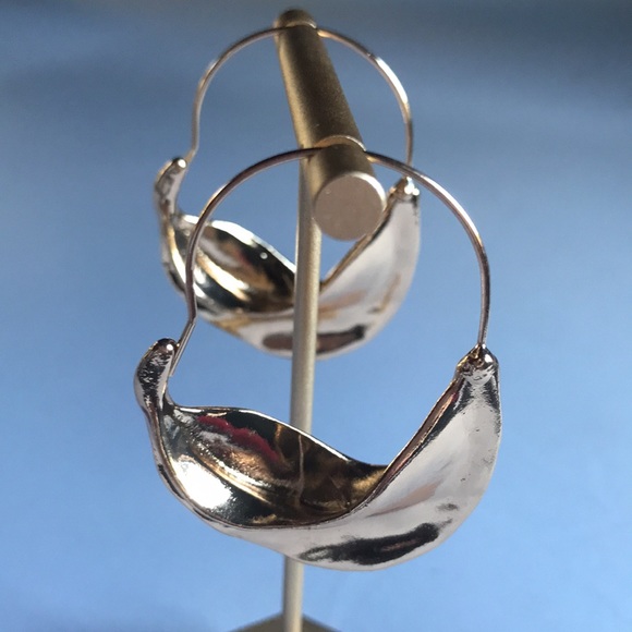 New! Crescent Flower Basket Earrings - Picture 5 of 15